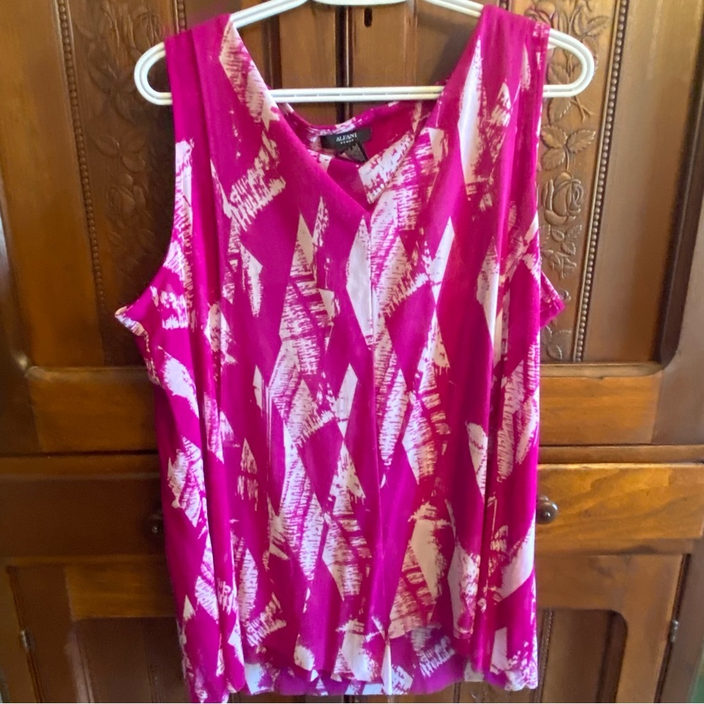ALFANI Pink Patterned Sleeveless Top